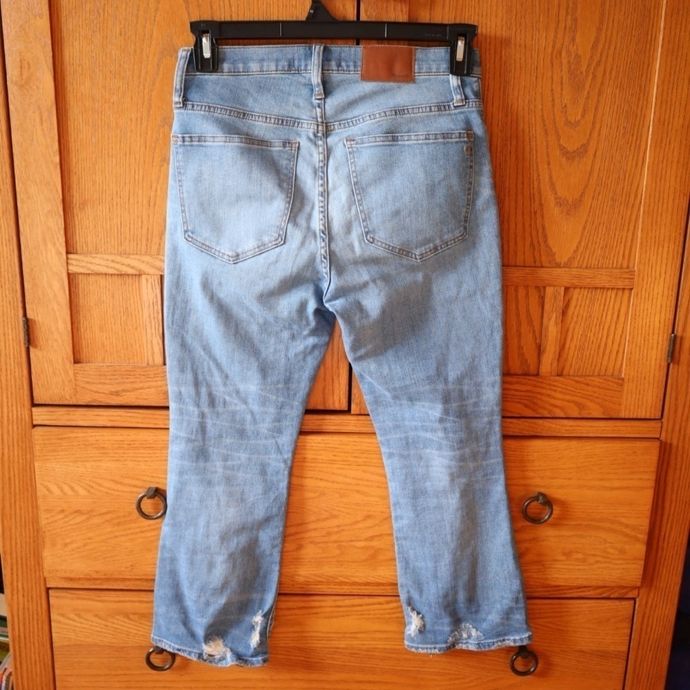 Madewell Petite Cali Demi-Boot Jeans in Bess Wash: Button-Front Edition Size 28 - Picture 9 of 11